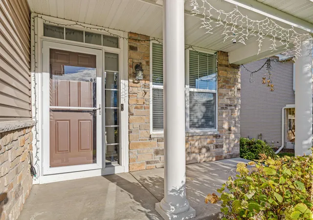 Photo 3 of Single family home for sale at 626 Eastgate Pkwy, Saint Paul, MN 55115 | MLS# 7151000 | Listing updated on 2026-10-09