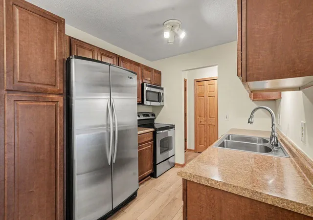 Condo for sale at 205 Barry Ave S #207, Wayzata, MN 55391 | MLS# 7151004