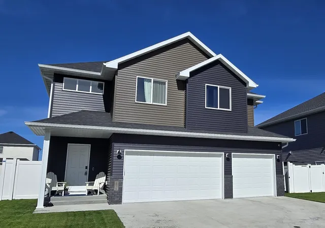Photo 1 of Single family home for sale at 2316 37th Avenue S, Moorhead, MN 56560 | MLS# 7151008 | Listing updated on 2026-10-04