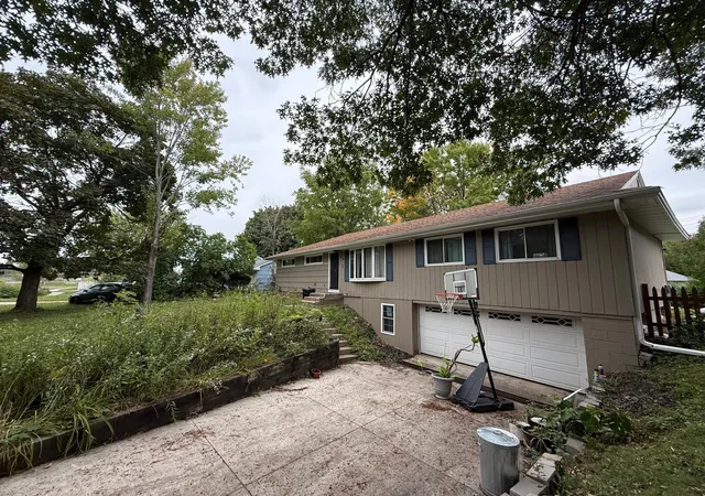 Photo 1 of Single family home for sale at 814 Meyer St N, Saint Paul, MN 55119 | MLS# 7151012 | Listing updated on 2026-10-04