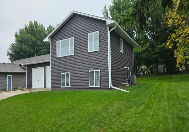 Photo 2 of Single family home for sale at 216 2nd Street Ne, Clarks Grove, MN 56016 | MLS# 7151016 | Listing updated on 2026-10-04
