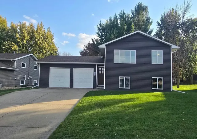 Photo 2 of Single family home for sale at 216 2nd Street Ne, Clarks Grove, MN 56016 | MLS# 7151016 | Listing updated on 2026-10-14