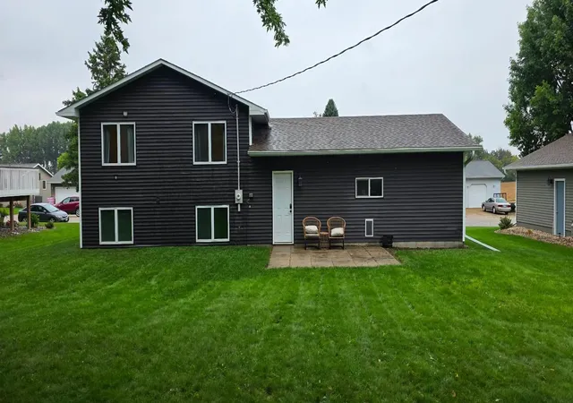 Photo 3 of Single family home for sale at 216 2nd Street NE, Clarks Grove, MN 56016 | MLS# 7151016 | Listing updated on 2026-10-04