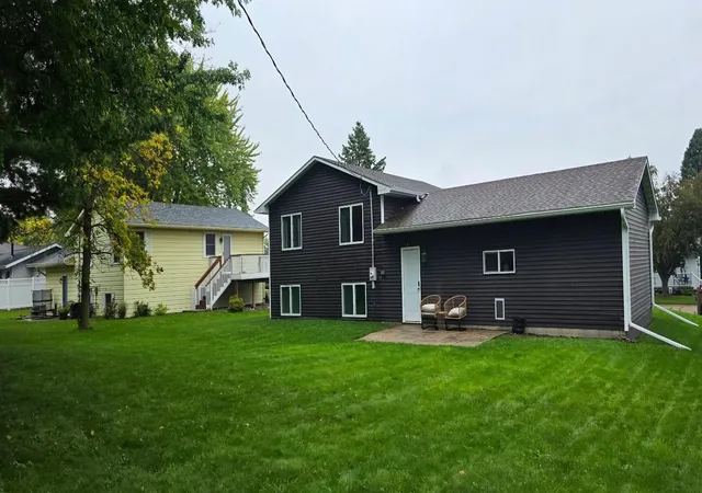 Photo 4 of Single family home for sale at 216 2nd Street NE, Clarks Grove, MN 56016 | MLS# 7151016 | Listing updated on 2026-10-04