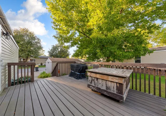 Photo 3 of Single family home for sale at 605 E Shakespeare Ave, Mankato, MN 56001 | MLS# 7151036 | Listing updated on 2026-09-27