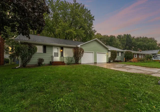 Multi family home for sale at 441 Skillman Ave E, Saint Paul, MN 55117 | MLS# 7151082