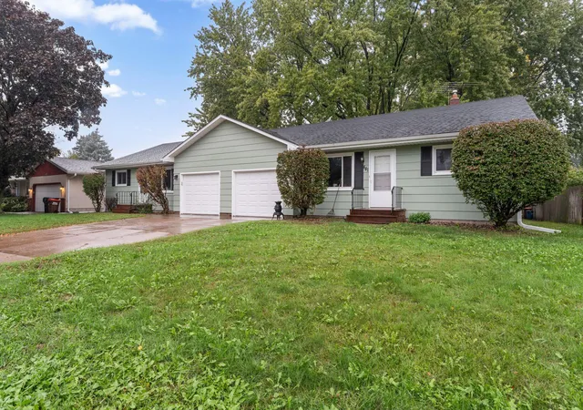 Photo 4 of House for sale at 441 Skillman Ave E, Saint Paul, MN 55117 | MLS# 7151082 | Listing updated on 2026-10-17