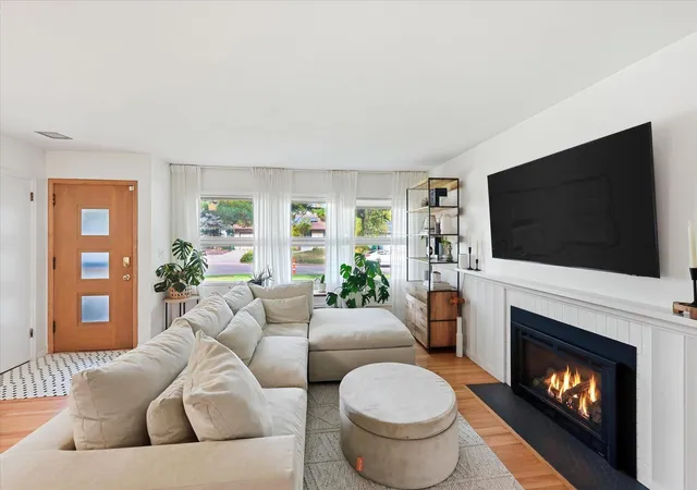Photo 3 of Single family home for sale at 6915 W 23rd Street, Minneapolis, MN 55426 | MLS# 7151093 | Listing updated on 2026-10-14
