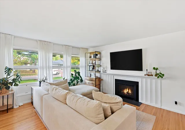 Photo 4 of Single family home for sale at 6915 W 23rd Street, Minneapolis, MN 55426 | MLS# 7151093 | Listing updated on 2026-10-14