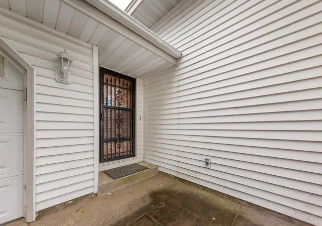 Photo 4 of Sale Pending at 8101 Ewing Ave N, Minneapolis, MN 55443 | MLS# 7151100 | Listing updated on 2026-10-15