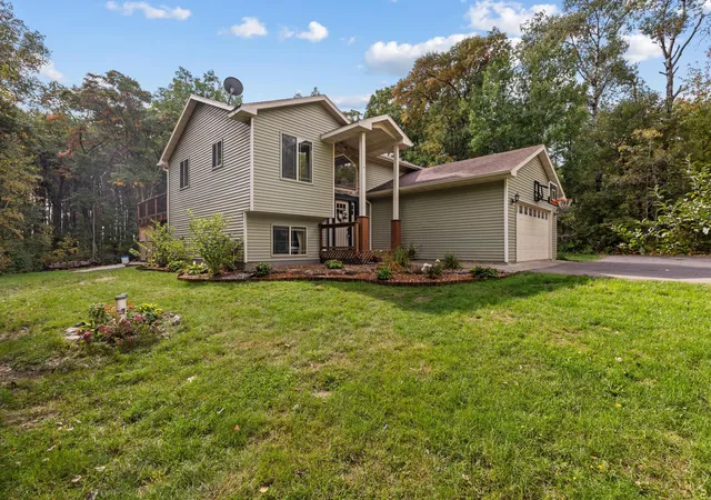 Photo 2 of Single family home for sale at 3887 Ackerman Trl, Pequot Lakes, MN 56472 | MLS# 7151111 | Listing updated on 2026-10-01