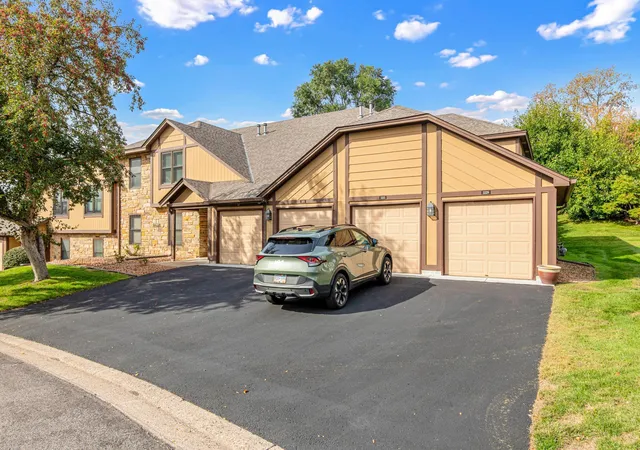 Photo 1 of Condo for sale at 5229 Balmoral Ln, Minneapolis, MN 55437 | MLS# 7151118 | Listing updated on 2026-10-02