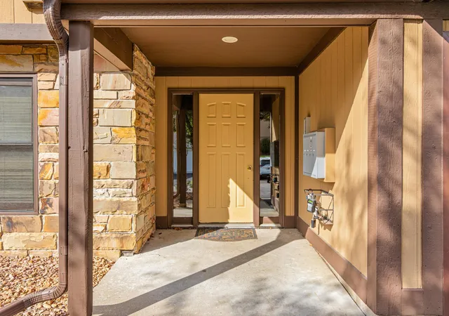 Photo 2 of Condo for sale at 5229 Balmoral Ln, Minneapolis, MN 55437 | MLS# 7151118 | Listing updated on 2026-10-22