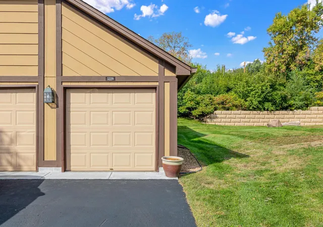 Photo 3 of Condo for sale at 5229 Balmoral Ln, Minneapolis, MN 55437 | MLS# 7151118 | Listing updated on 2026-10-02