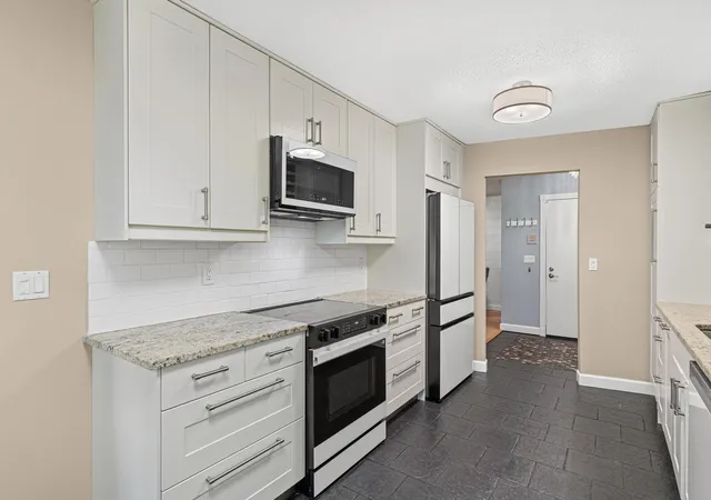 Photo 3 of Condo for sale at 5229 Balmoral Ln, Minneapolis, MN 55437 | MLS# 7151118 | Listing updated on 2026-10-27