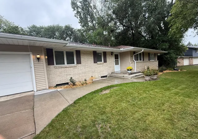Photo 3 of Single family home for sale at 6447 Westchester Cir, Minneapolis, MN 55427 | MLS# 7151120 | Listing updated on 2026-10-23
