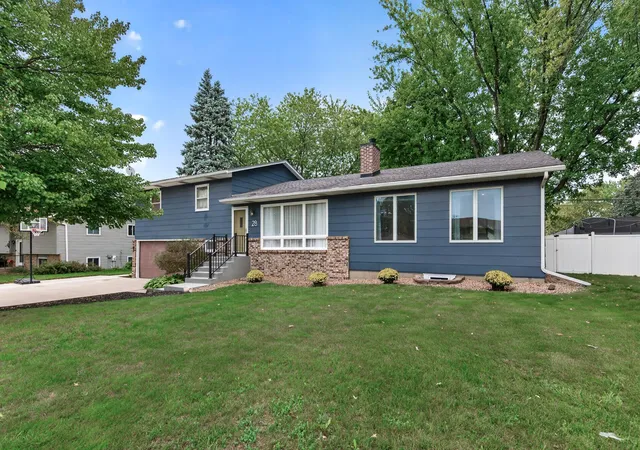 Photo 1 of Sale Pending at 28 Sterling St N, Saint Paul, MN 55119 | MLS# 7151121 | Listing updated on 2026-10-07