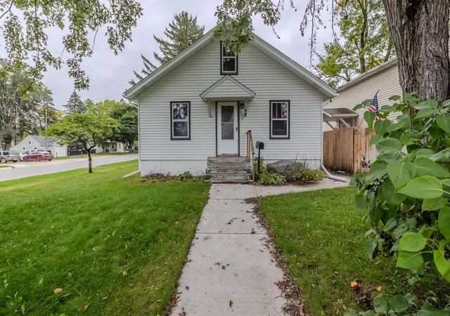 Photo 2 of Single family home for sale at 156 13th Avenue N, Waite Park, MN 56387 | MLS# 7151129 | Listing updated on 2026-10-08