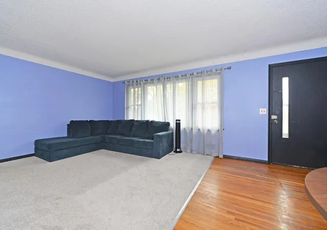 Photo 4 of Single family home for sale at 215 Maple St, Saint Paul, MN 55106 | MLS# 7151136 | Listing updated on 2026-10-16