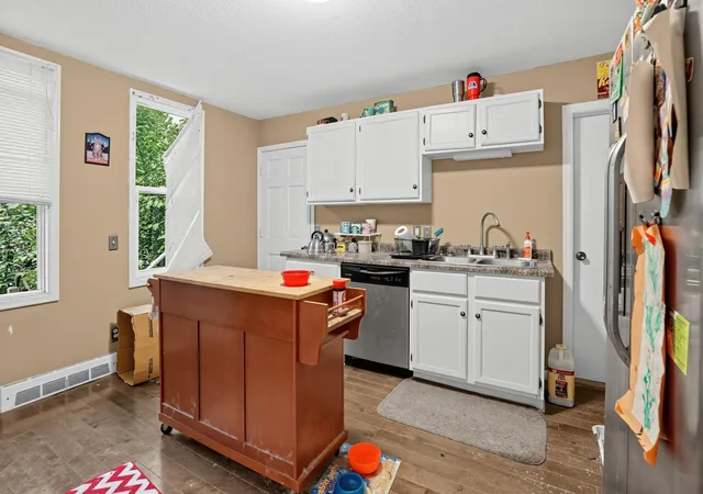 Photo 2 of Single family home for sale at 872 Lawson Ave E, Saint Paul, MN 55106 | MLS# 7151156 | Listing updated on 2026-10-08