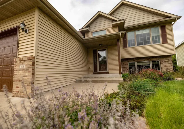 Photo 2 of Single family home for sale at 608 Colodoro Ln, Eagle Lake, MN 56024 | MLS# 7151157 | Listing updated on 2026-09-29