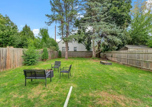 Photo 3 of Single family home for sale at 1462 Hazelwood St, Saint Paul, MN 55106 | MLS# 7151159 | Listing updated on 2026-10-19