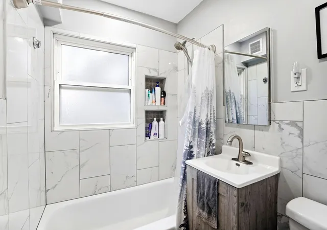 Photo 4 of Single family home for sale at 1462 Hazelwood St, Saint Paul, MN 55106 | MLS# 7151159 | Listing updated on 2026-10-19