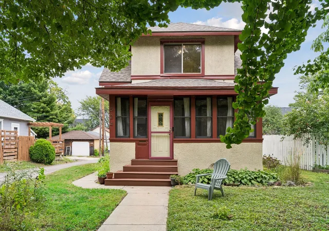 Photo 1 of Single family home for sale at 524 Lexington Pkwy N, Saint Paul, MN 55104 | MLS# 7151166 | Listing updated on 2026-09-28