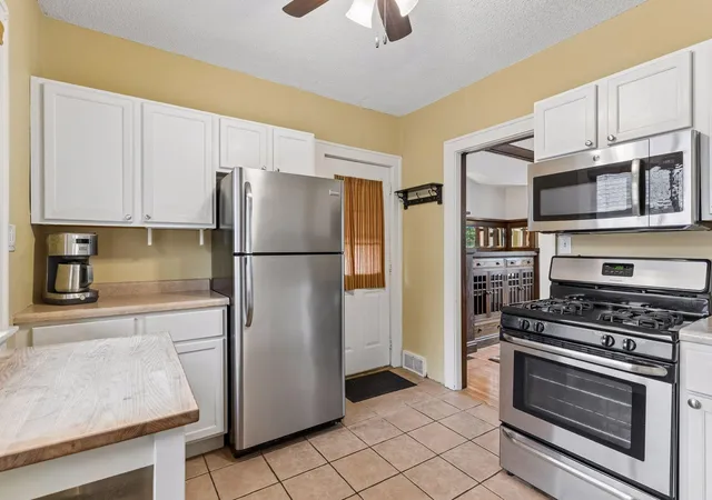 Photo 3 of Single family home for sale at 524 Lexington Pkwy N, Saint Paul, MN 55104 | MLS# 7151166 | Listing updated on 2026-09-28