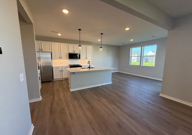 Photo 4 of Single family home for sale at 15165 Amber Flds Blvd, Rosemount, MN 55068 | MLS# 7151191 | Listing updated on 2026-10-07