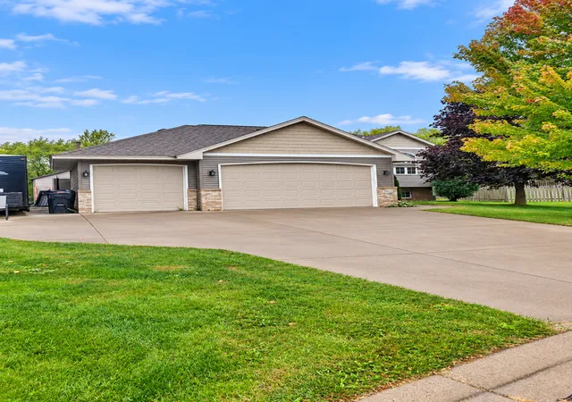 Photo 2 of Single family home for sale at 9711 Woodcrest Ct, Monticello, MN 55362 | MLS# 7151206 | Listing updated on 2026-10-06