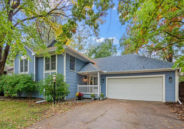 Single family home for sale at 2365 Hillwood Dr E, Saint Paul, MN 55119 | MLS# 7151207