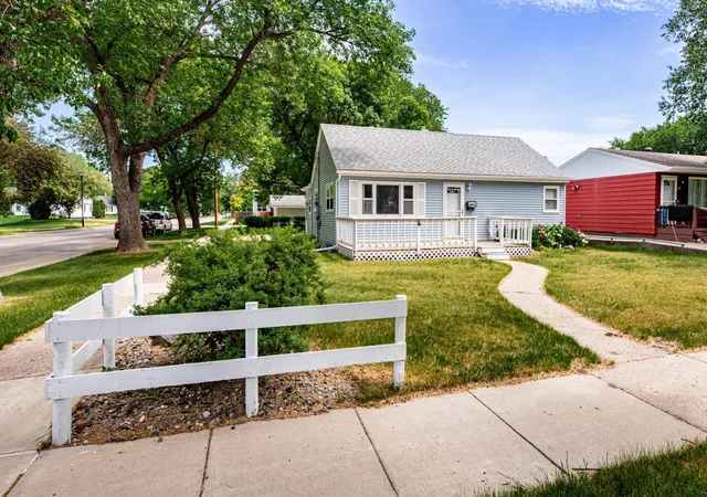 Single family home for sale at 1602 14 1/2 St S, Fargo, ND 58103 | MLS# 7151216