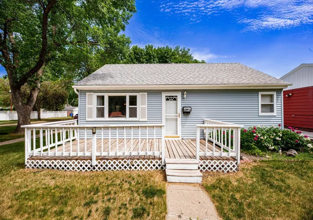 Photo 1 of Single family home for sale at 1602 14 1/2 St S, Fargo, ND 58103 | MLS# 7151216 | Listing updated on 2026-10-02