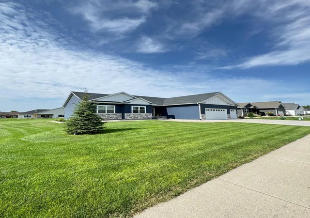 Photo 1 of Single family home for sale at 1807 Raymond Dr, North Mankato, MN 56003 | MLS# 7151251 | Listing updated on 2026-09-29
