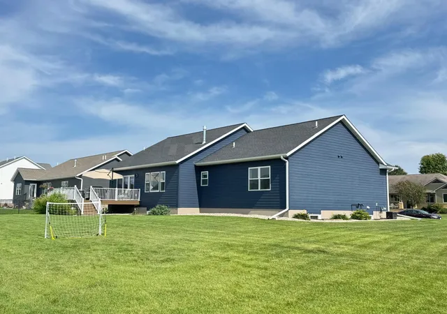 Photo 2 of Single family home for sale at 1807 Raymond Dr, North Mankato, MN 56003 | MLS# 7151251 | Listing updated on 2026-09-29