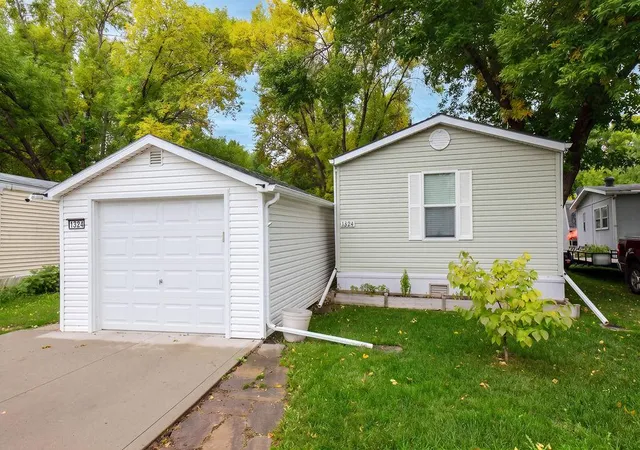 Photo 3 of Sale Pending at 1324 Sandstone Dr, West Fargo, ND 58078 | MLS# 7151258 | Listing updated on 2026-10-05