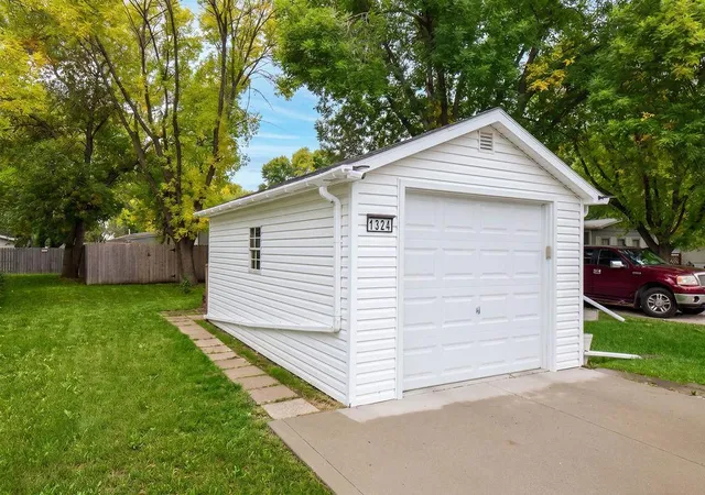 Photo 3 of Sale Pending at 1324 Sandstone Dr, West Fargo, ND 58078 | MLS# 7151258 | Listing updated on 2026-10-05