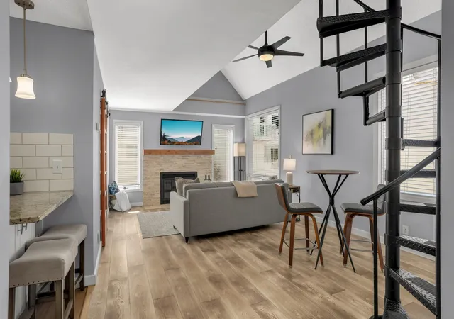 Photo 4 of Condo for sale at 3012 Lake Shore Dr #B, Minneapolis, MN 55416 | MLS# 7151264 | Listing updated on 2026-10-02