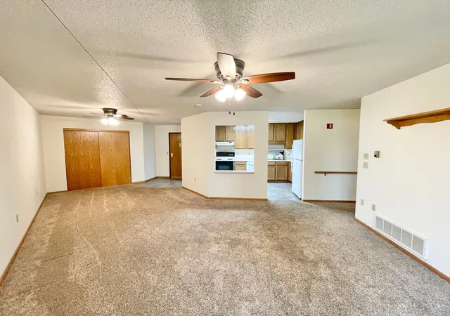 Photo 4 of Sale Pending at 401 S County Rd 5 #117, Springfield, MN 56087 | MLS# 7151275 | Listing updated on 2026-10-26