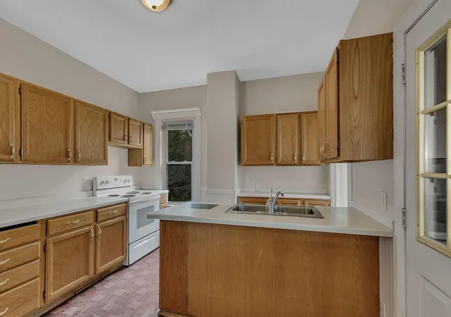 Photo 3 of Single family home for sale at 832 15th Avenue S, Saint Cloud, MN 56301 | MLS# 7151282 | Listing updated on 2026-10-09