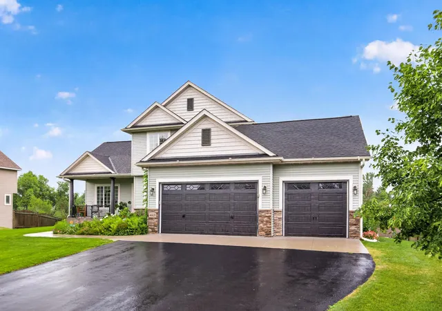 Photo 4 of Single family home for sale at 4915 200th Street N, Forest Lake, MN 55025 | MLS# 7151286 | Listing updated on 2026-10-06