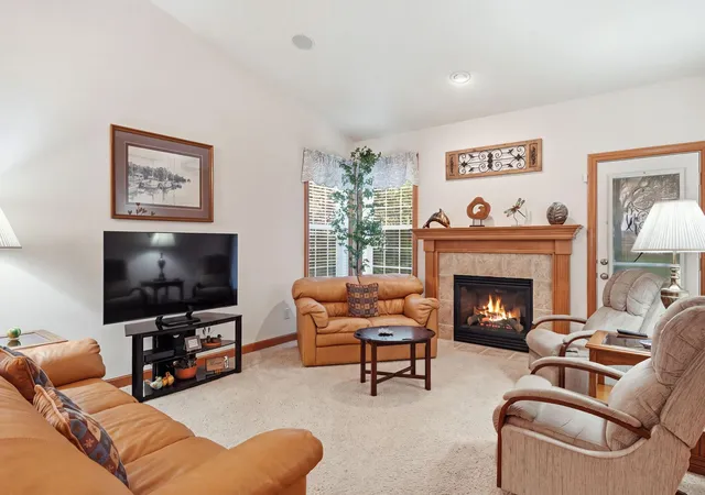 Photo 3 of Single family home for sale at 7147 Arthur Dr, Saint Paul, MN 55125 | MLS# 7151289 | Listing updated on 2026-10-07