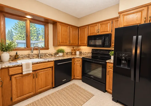 Photo 4 of Single family home for sale at 1951 Skillman Ave W, Saint Paul, MN 55113 | MLS# 7151292 | Listing updated on 2026-10-28