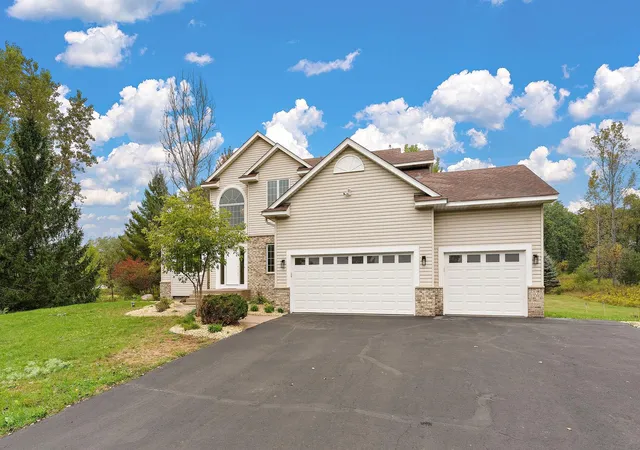 Photo 3 of Single family home for sale at 14490 21st Street N, Stillwater, MN 55082 | MLS# 7151294 | Listing updated on 2026-10-23