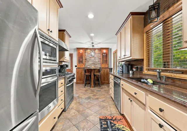 Photo 4 of Single family home for sale at 2831 Edgewood Dr N, Fargo, ND 58102 | MLS# 7151312 | Listing updated on 2026-10-02