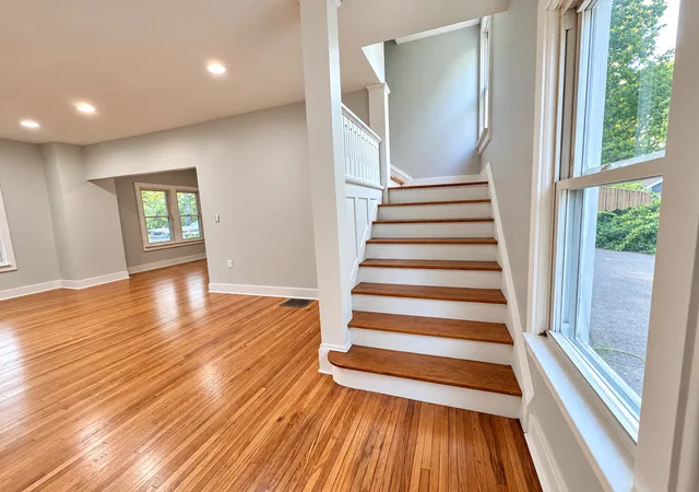 Photo 3 of Single family home for sale at 929 Barclay St, Saint Paul, MN 55106 | MLS# 7151316 | Listing updated on 2026-10-06