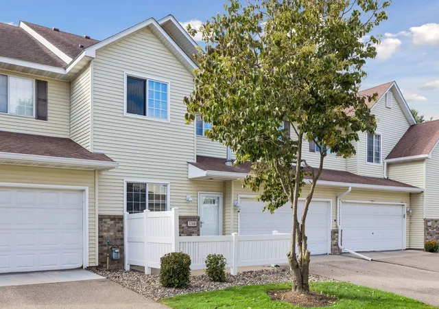 Photo 2 of Single family home for sale at 3210 Juniper Cir #B, Saint Paul, MN 55125 | MLS# 7151321 | Listing updated on 2026-10-01