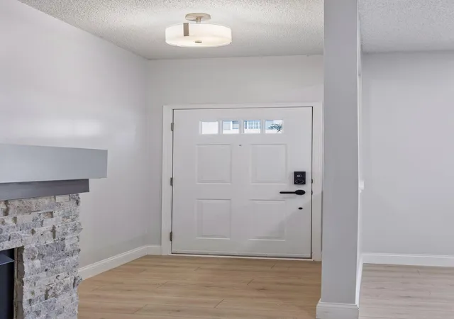 Photo 4 of Single family home for sale at 3210 Juniper Cir #B, Saint Paul, MN 55125 | MLS# 7151321 | Listing updated on 2026-10-01