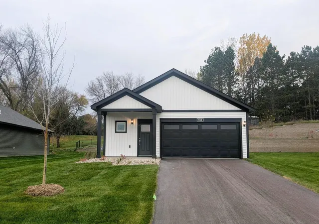 Single family home for sale at 913 Sycamore Pl N, Cambridge, MN 55008 | MLS# 7151338